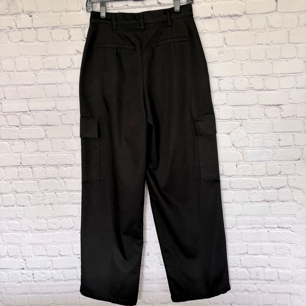 HUNTER & BROWN Black Wide Leg High Rise Pleated Cargo Pants--NWT--M - Picture 5 of 16